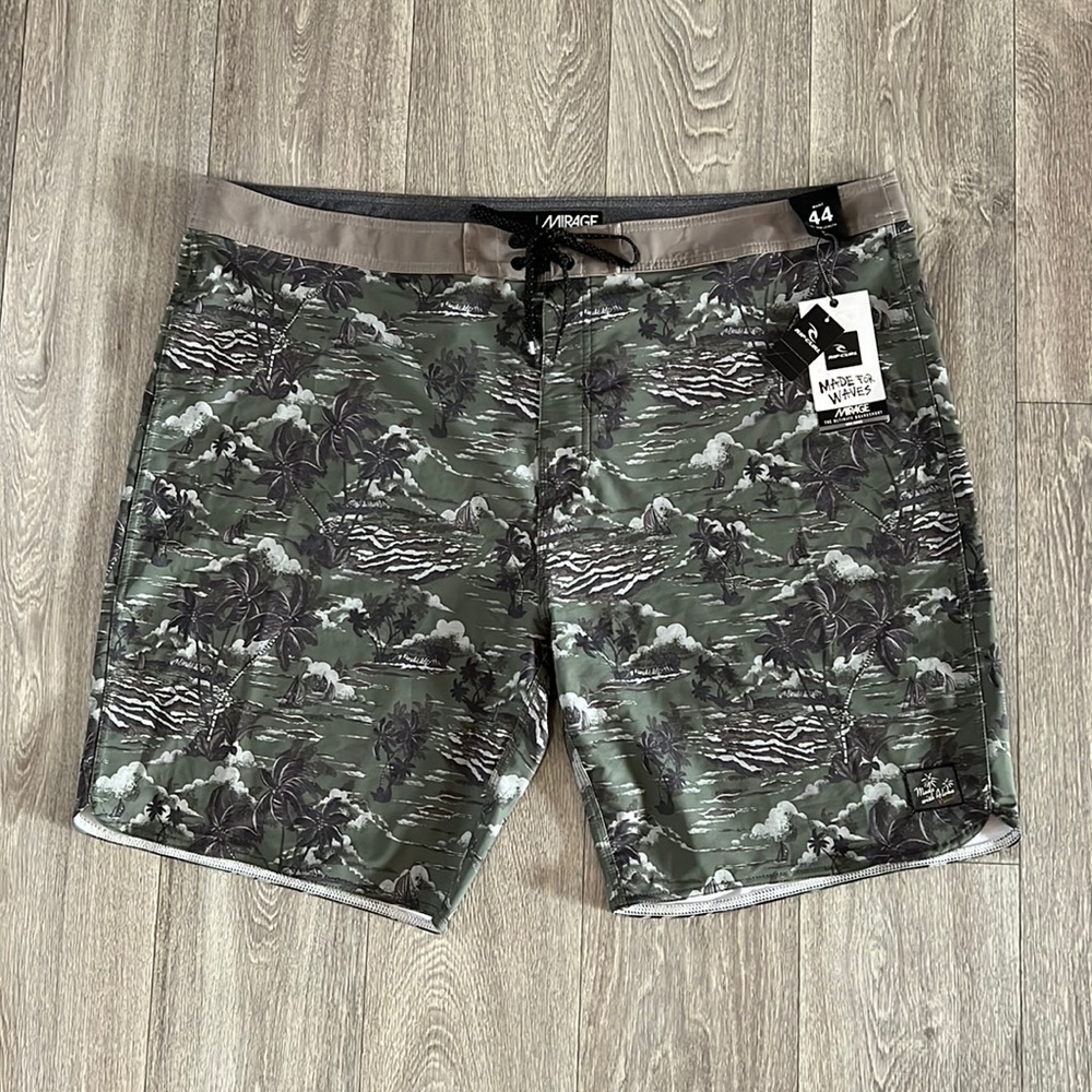 NWT Mirage Tropical Breeze board shorts men’s sz 44